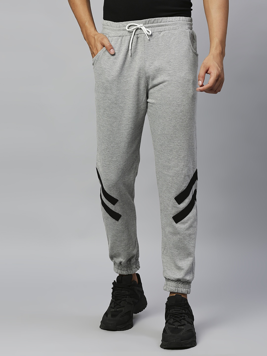 

Hubberholme Men Grey Melange Solid Slim Fit Joggers