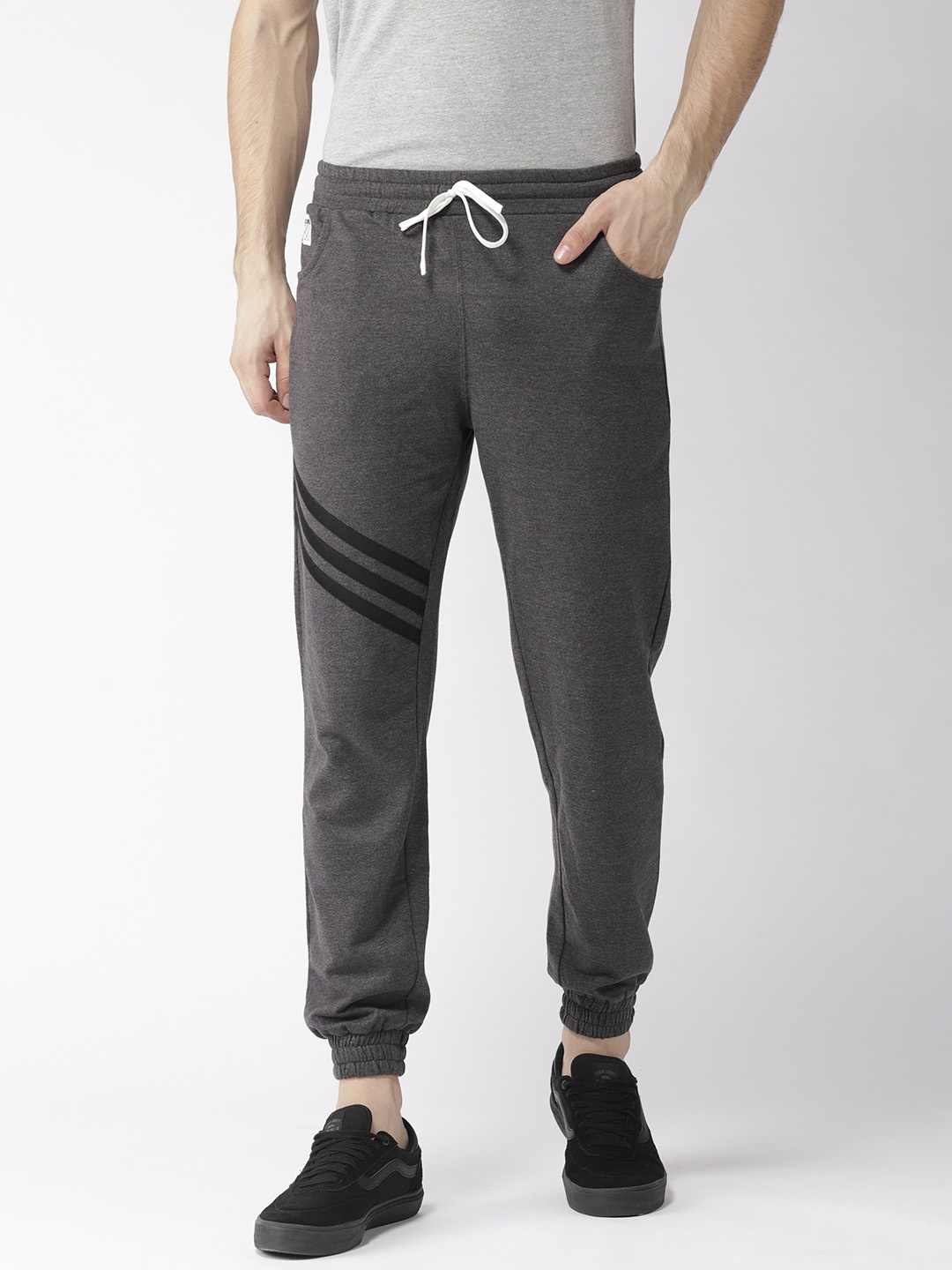 

Hubberholme Men Charcoal Grey Solid Slim Fit Joggers
