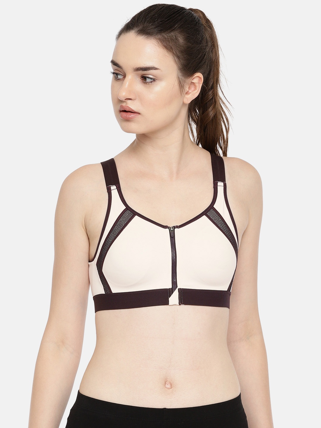 

Enamor Cream-Coloured Solid Non-Wired Lightly Padded Sports Bra