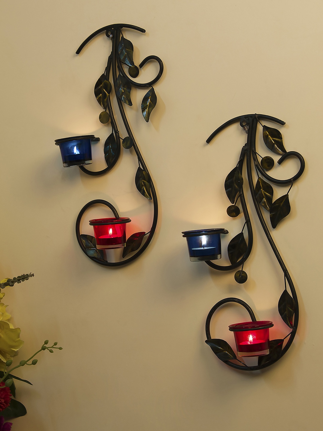 

Homesake Black Tree-Shaped Candle Holders with 4 Glass Cups