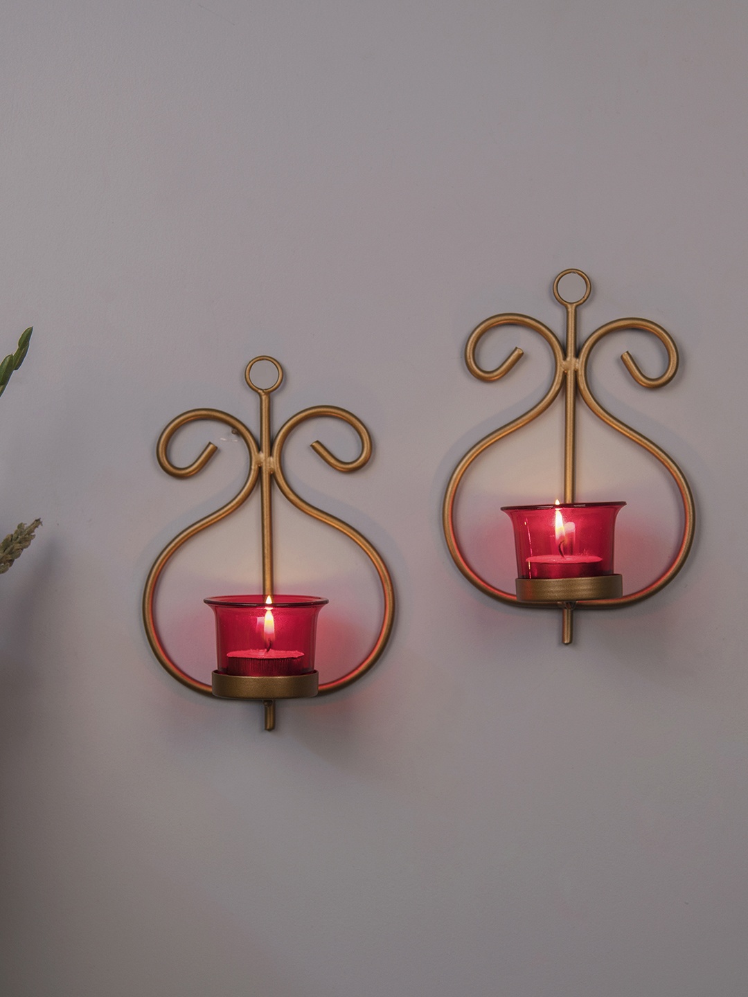 

Homesake Gold-Toned & Red Candle Holders