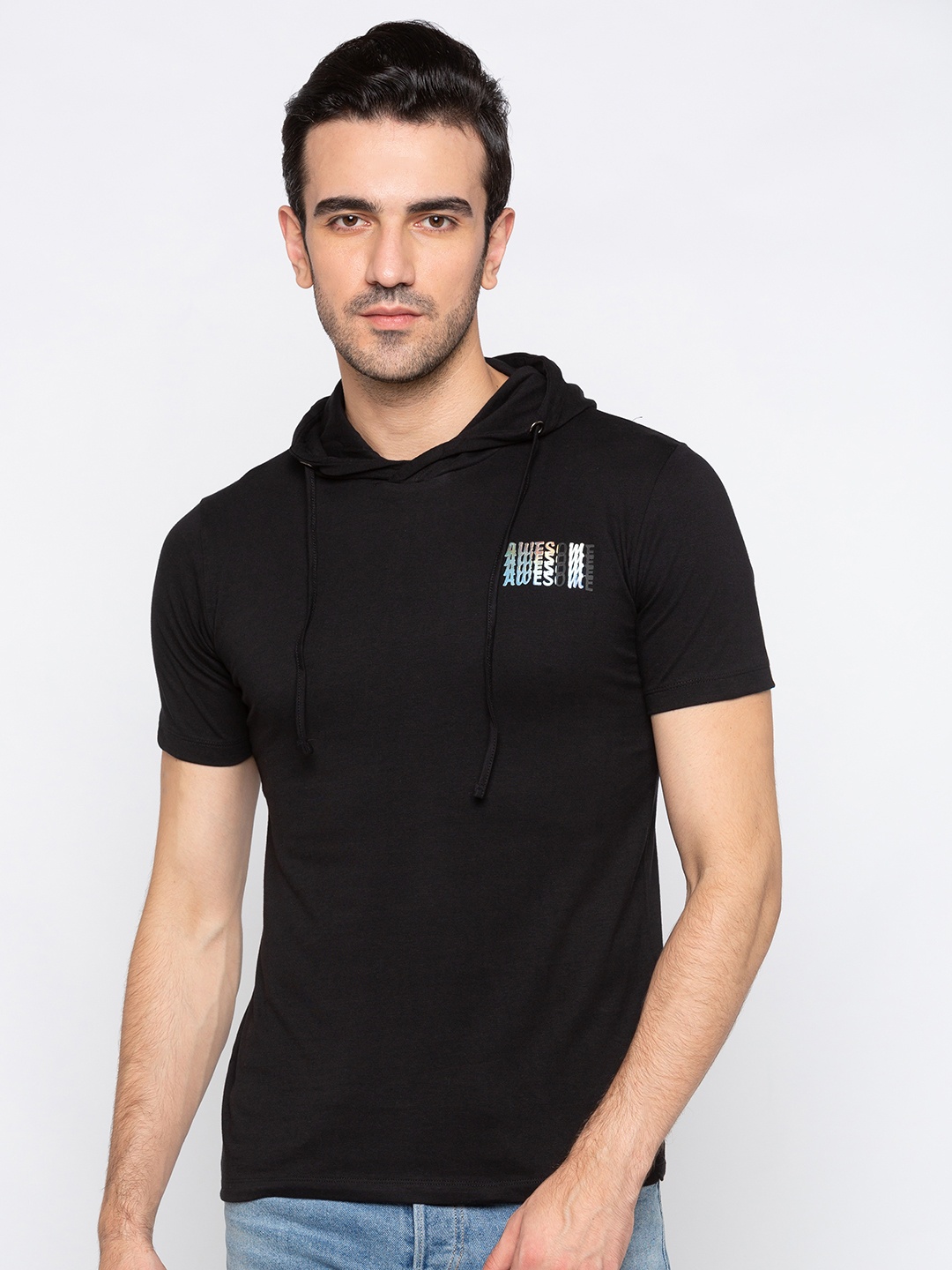 

Globus Men Black Solid Hood T-shirt