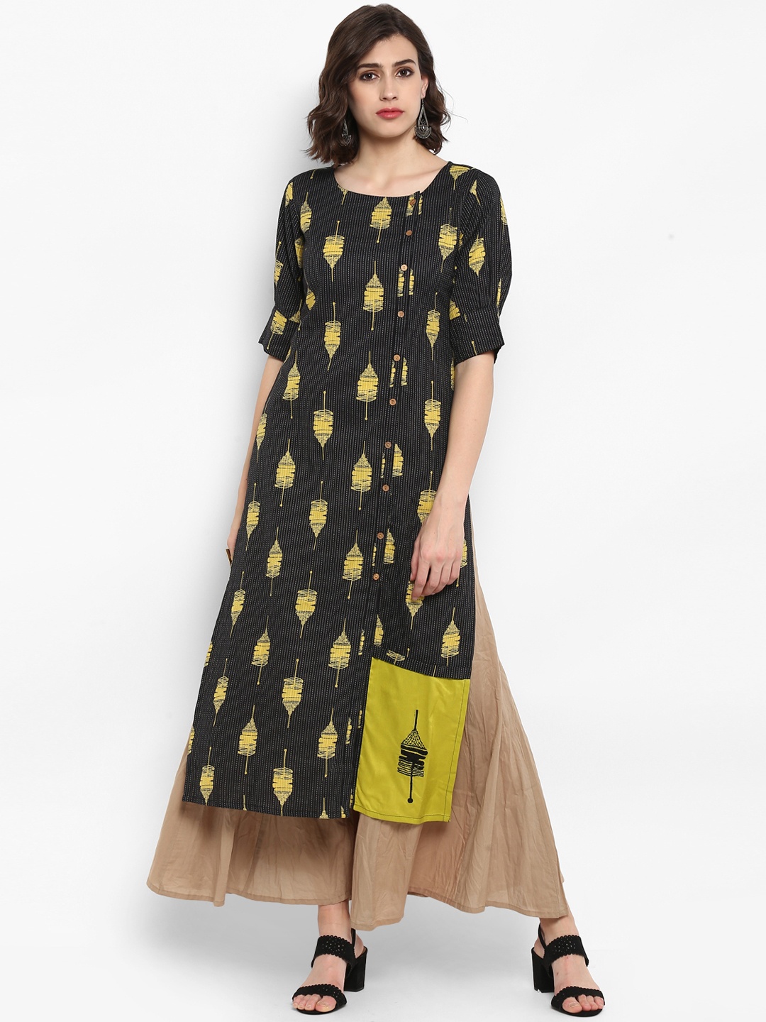 

Varanga Women Black & Beige Printed Kurta with Palazzos