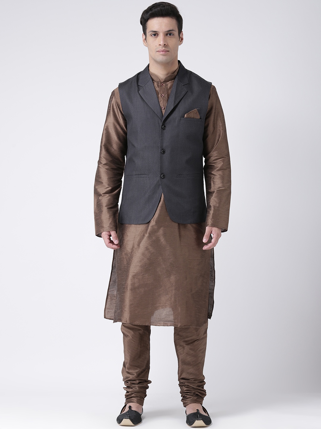 

DEYANN Men Black & Brown Solid Kurta with Churidar