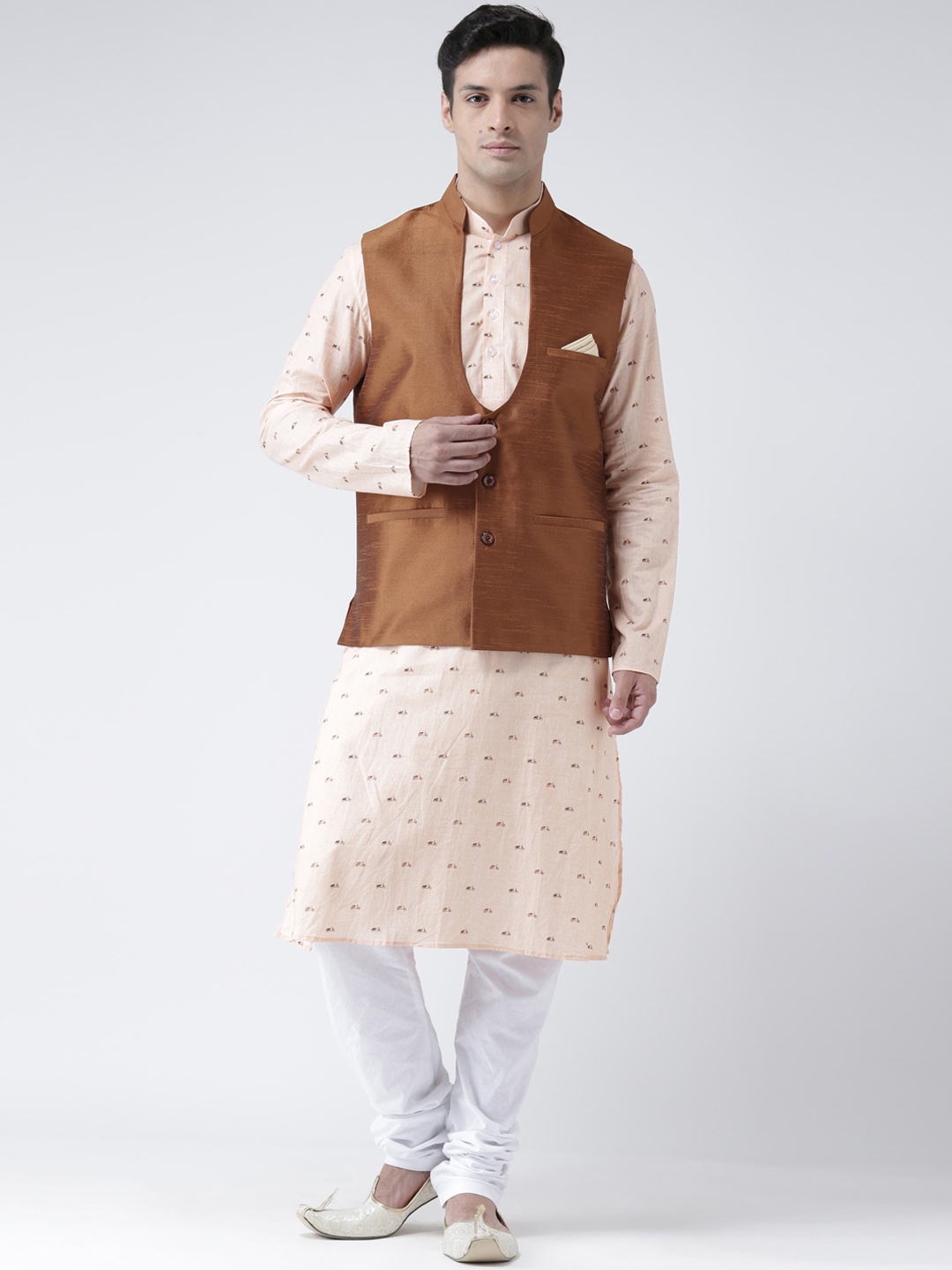 

DEYANN Men Peach-Coloured & White Solid Kurta with Churidar & Nehru Jacket