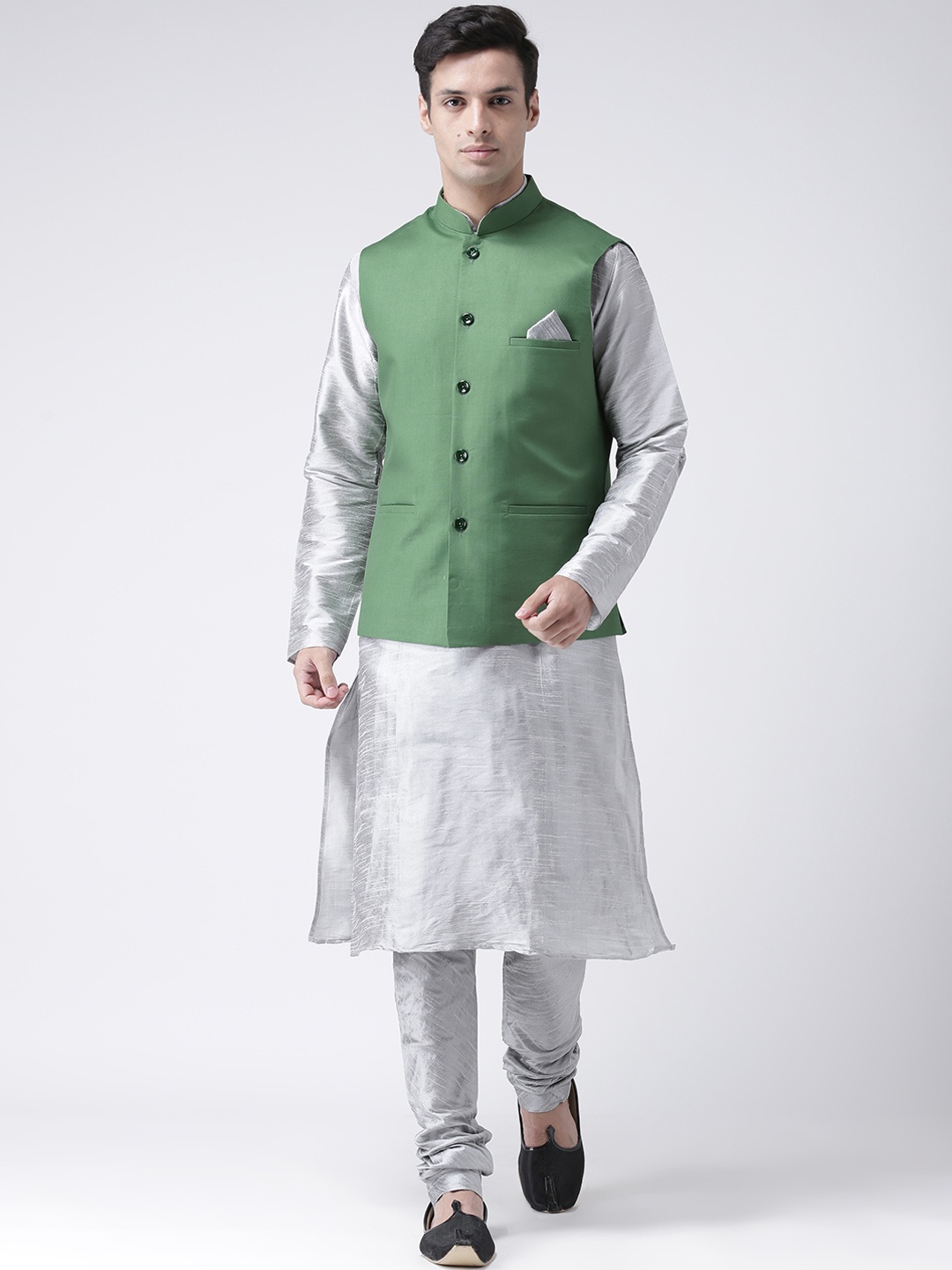 

DEYANN Men Silver-Toned Solid Kurta with Churidar & Nehru Jacket