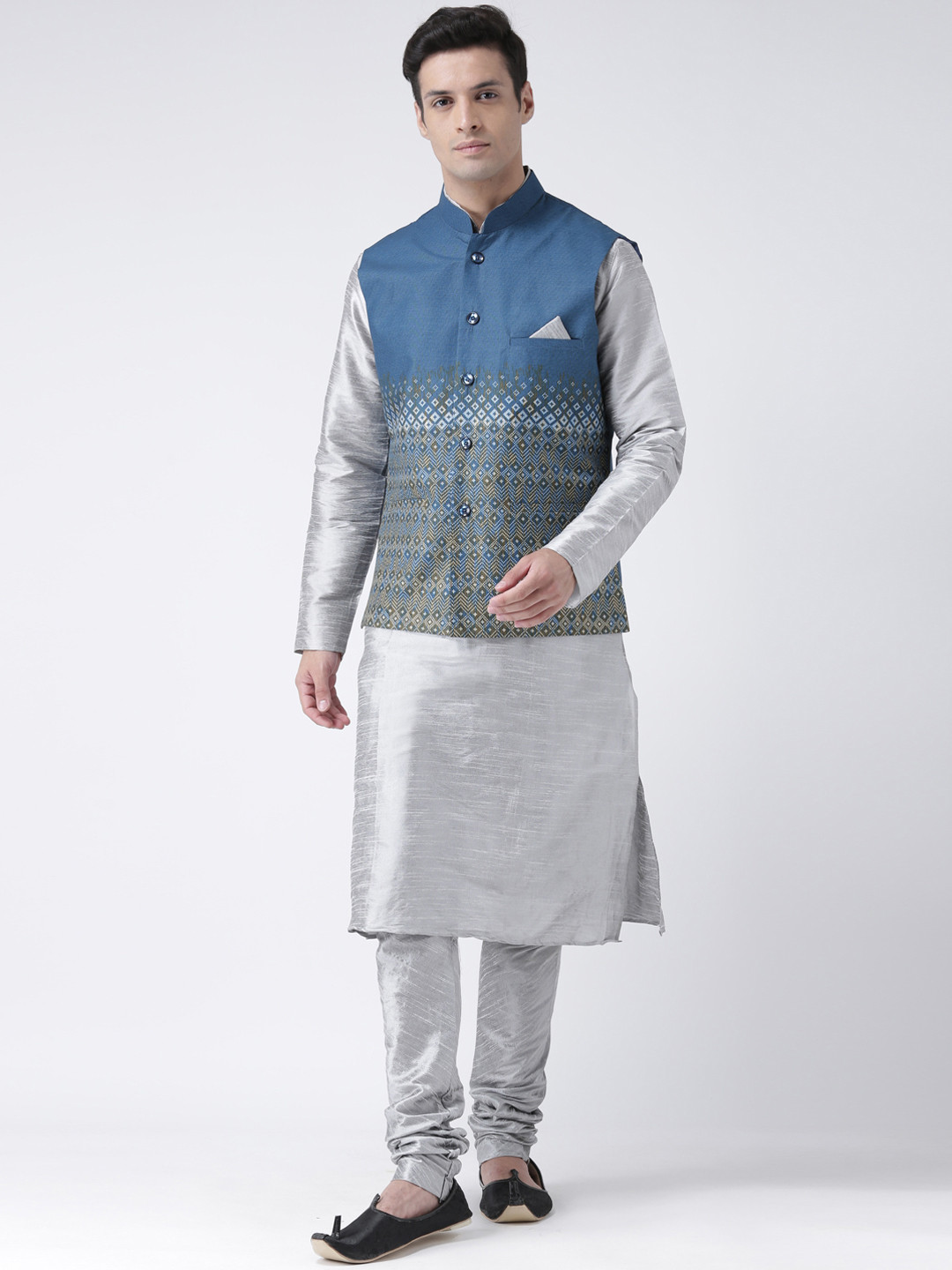 

DEYANN Men Navy Blue & Silver-Toned Self Design Kurta with Churidar