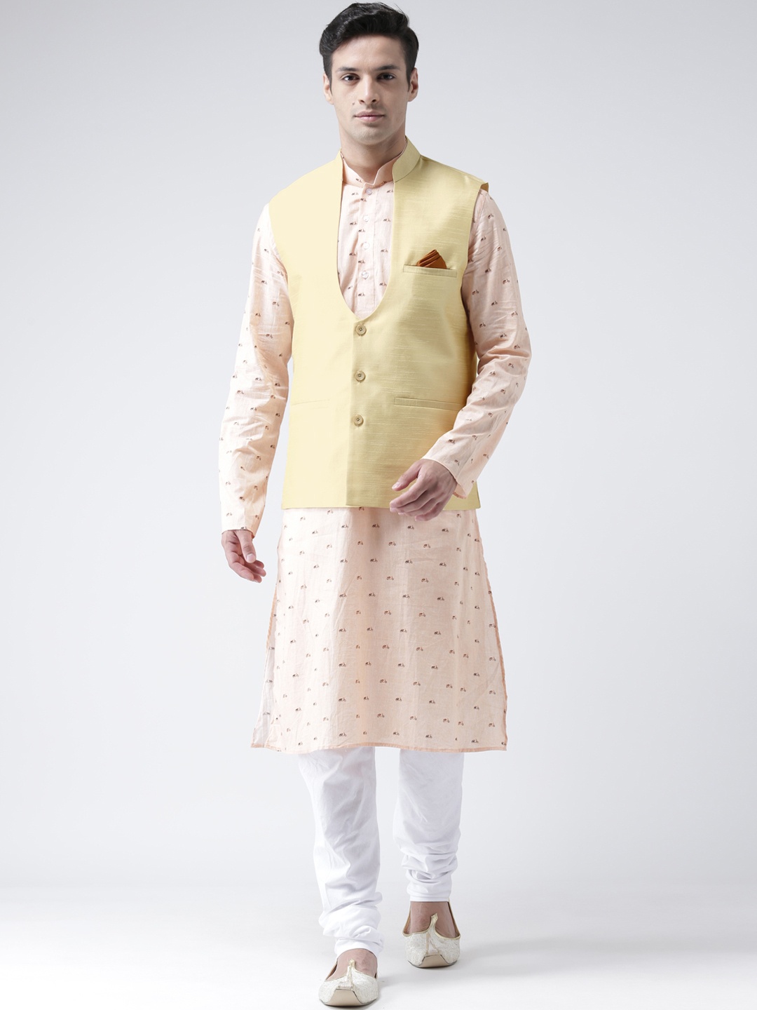 

DEYANN Men Peach-Coloured & White Solid Kurta with Churidar & Nehru Jacket