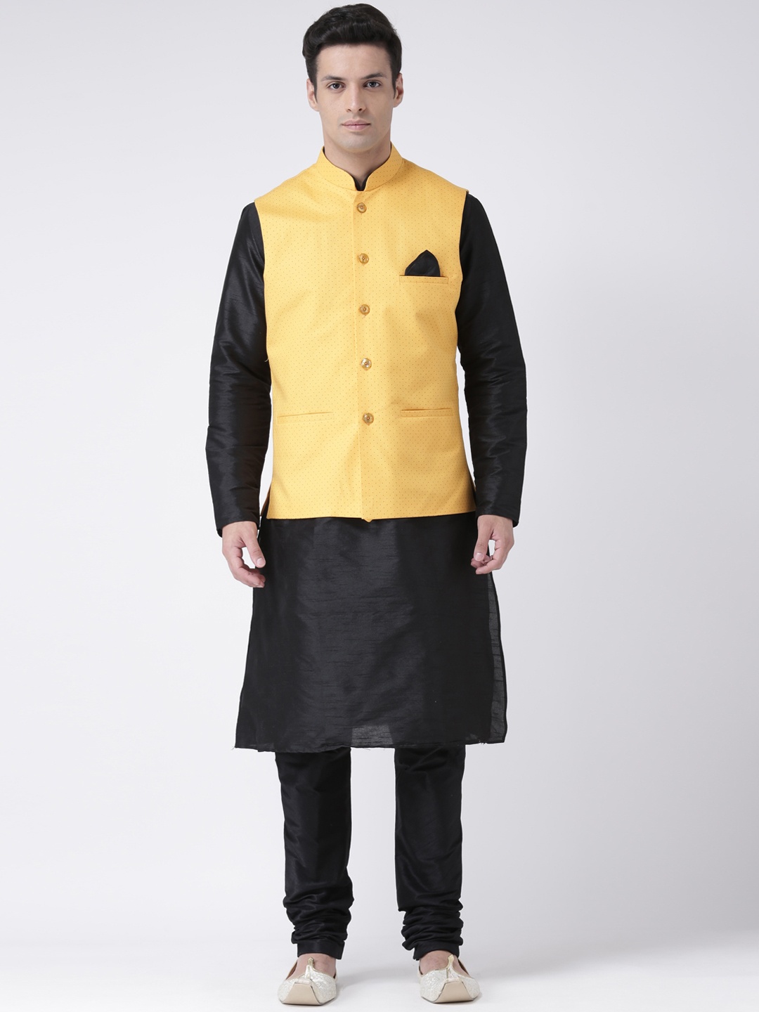 

DEYANN Men Yellow & Black Printed Kurta with Churidar