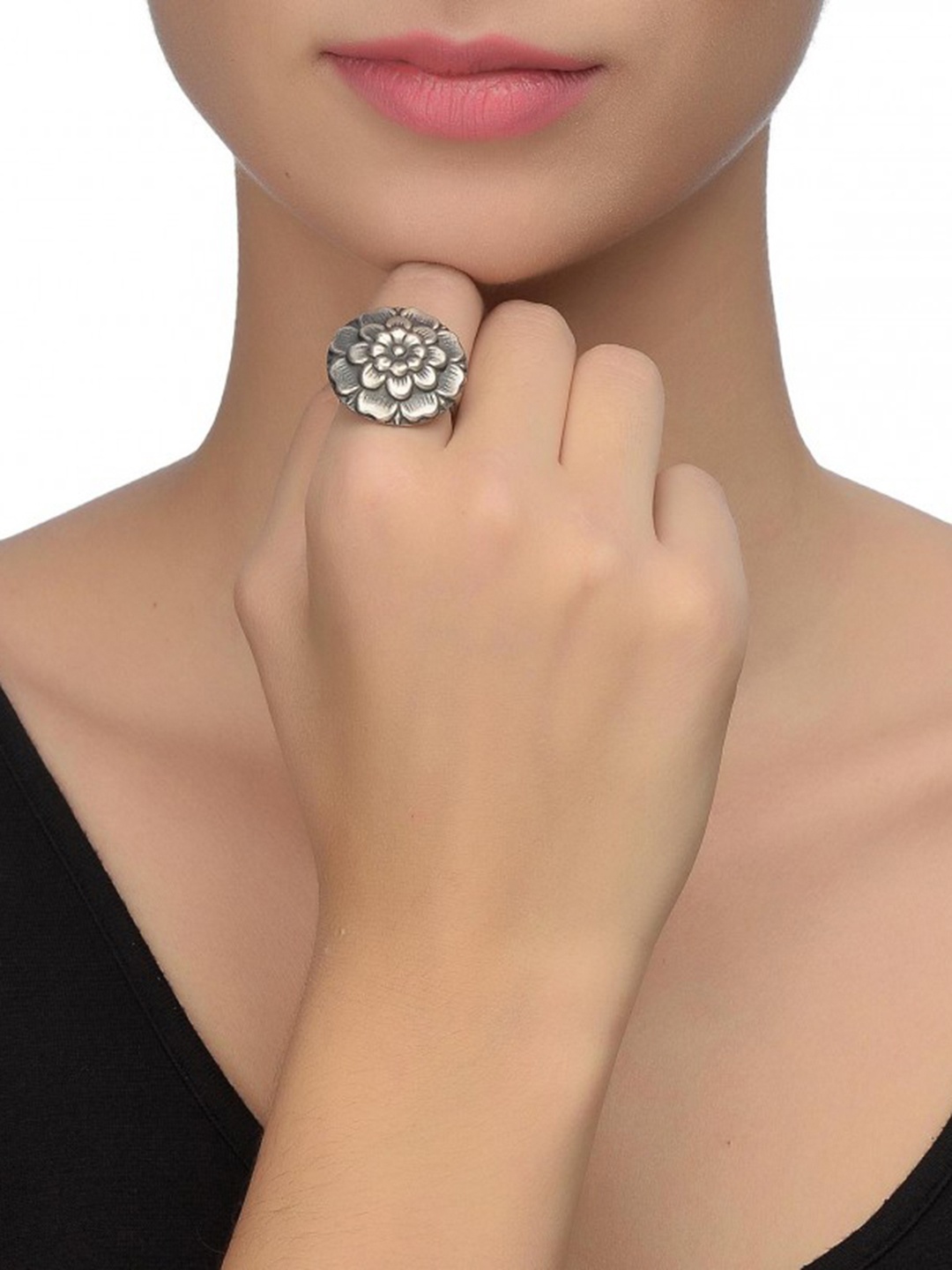 

Silvermerc Designs Women Gold-Toned Oxidised Silver-Plated Ring