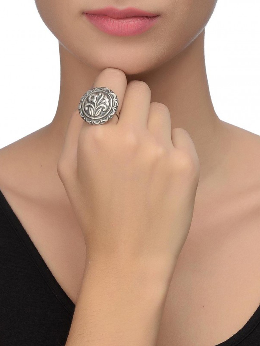 

Silvermerc Designs Women Gold-Toned Oxidised Silver-Plated Ring