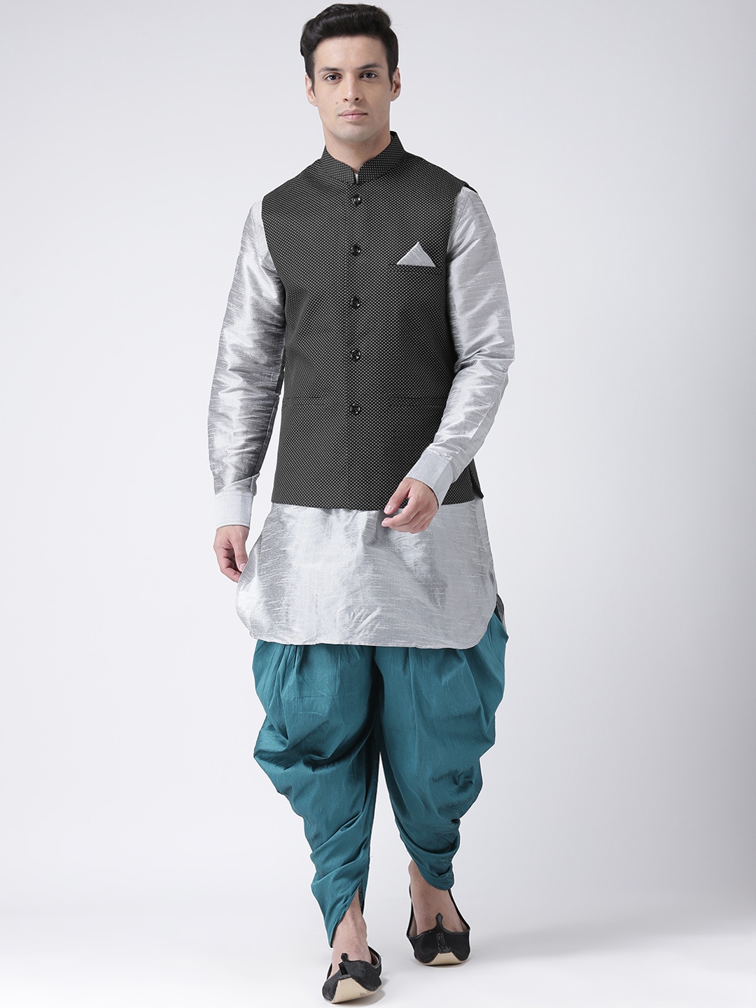 

DEYANN Men Black & Silver-Toned Printed Kurta with Patiala