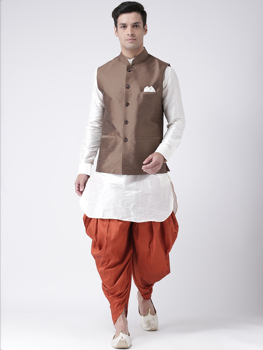 

DEYANN Men Brown & Off-White Solid Kurta with Patiala