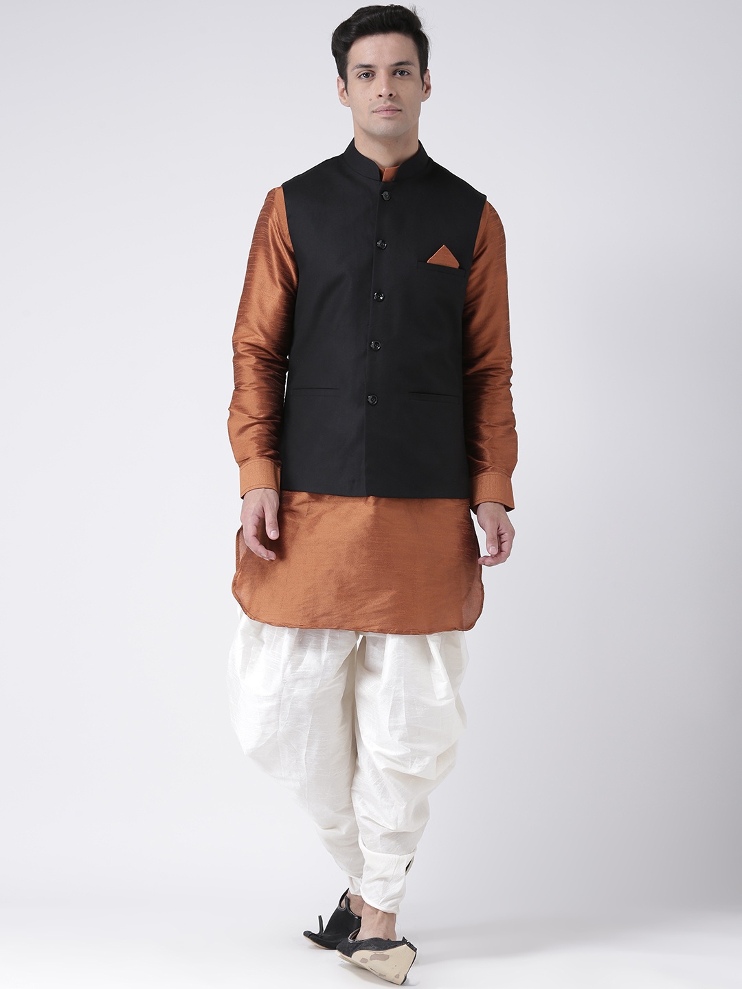 

DEYANN Men Black & Copper-Toned Solid Kurta with Patiala