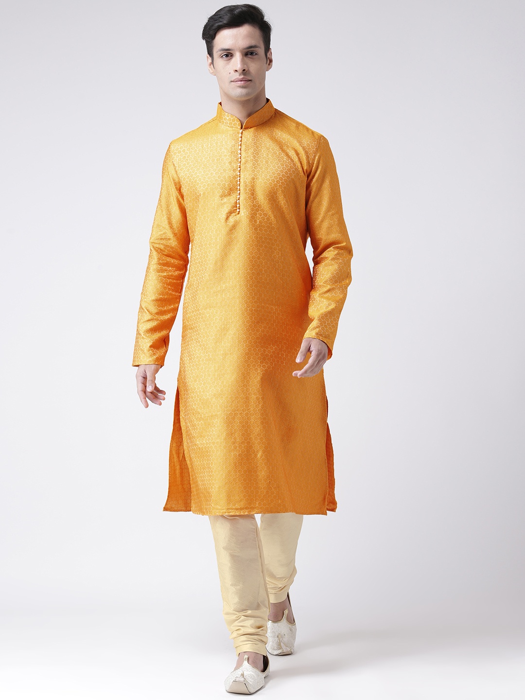 

DEYANN Men Mustard Yellow & Cream-Coloured Jacquard Kurta with Pyjamas