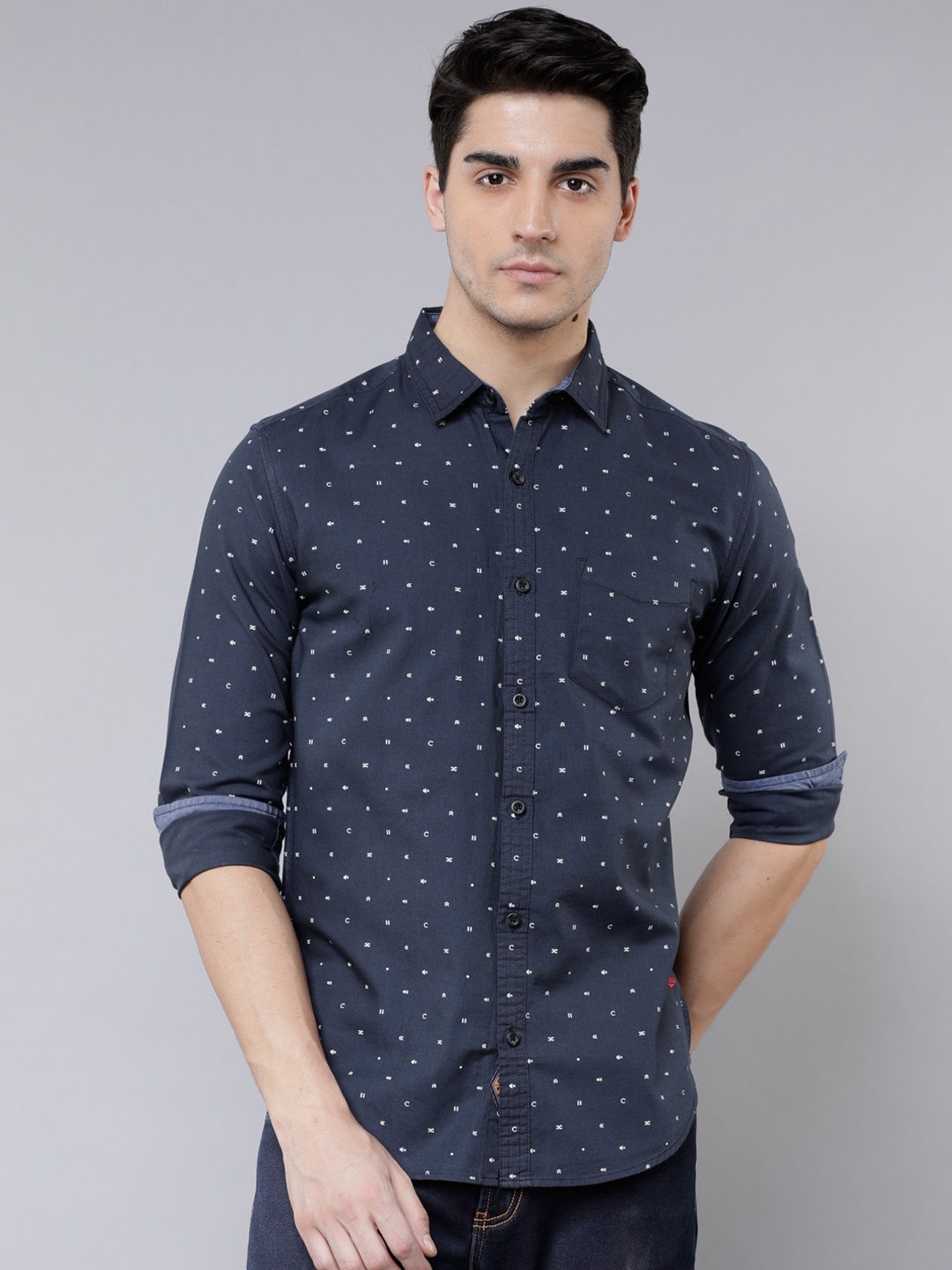 

LOCOMOTIVE Men Navy Blue & White Slim Fit Printed Casual Shirt
