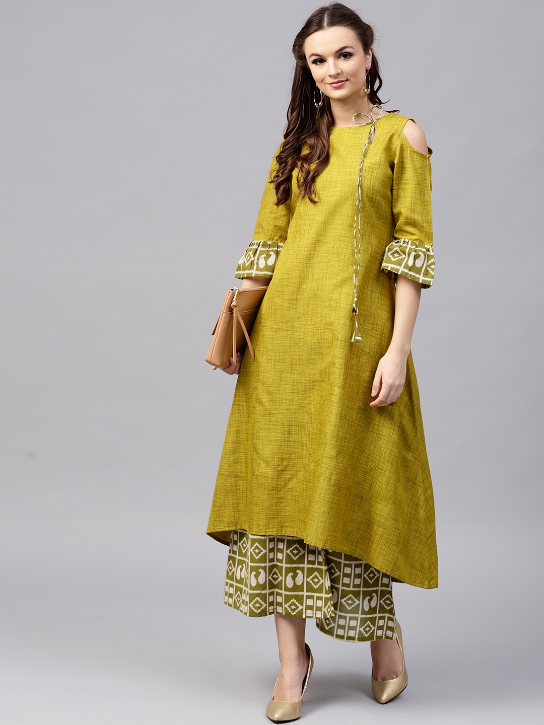 

Gerua By Libas Women Green Off-White Solid Kurta with Palazzos