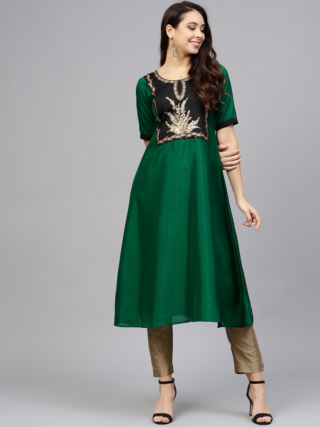 

Ahalyaa Women Green & Black Yoke Design A-Line Kurta