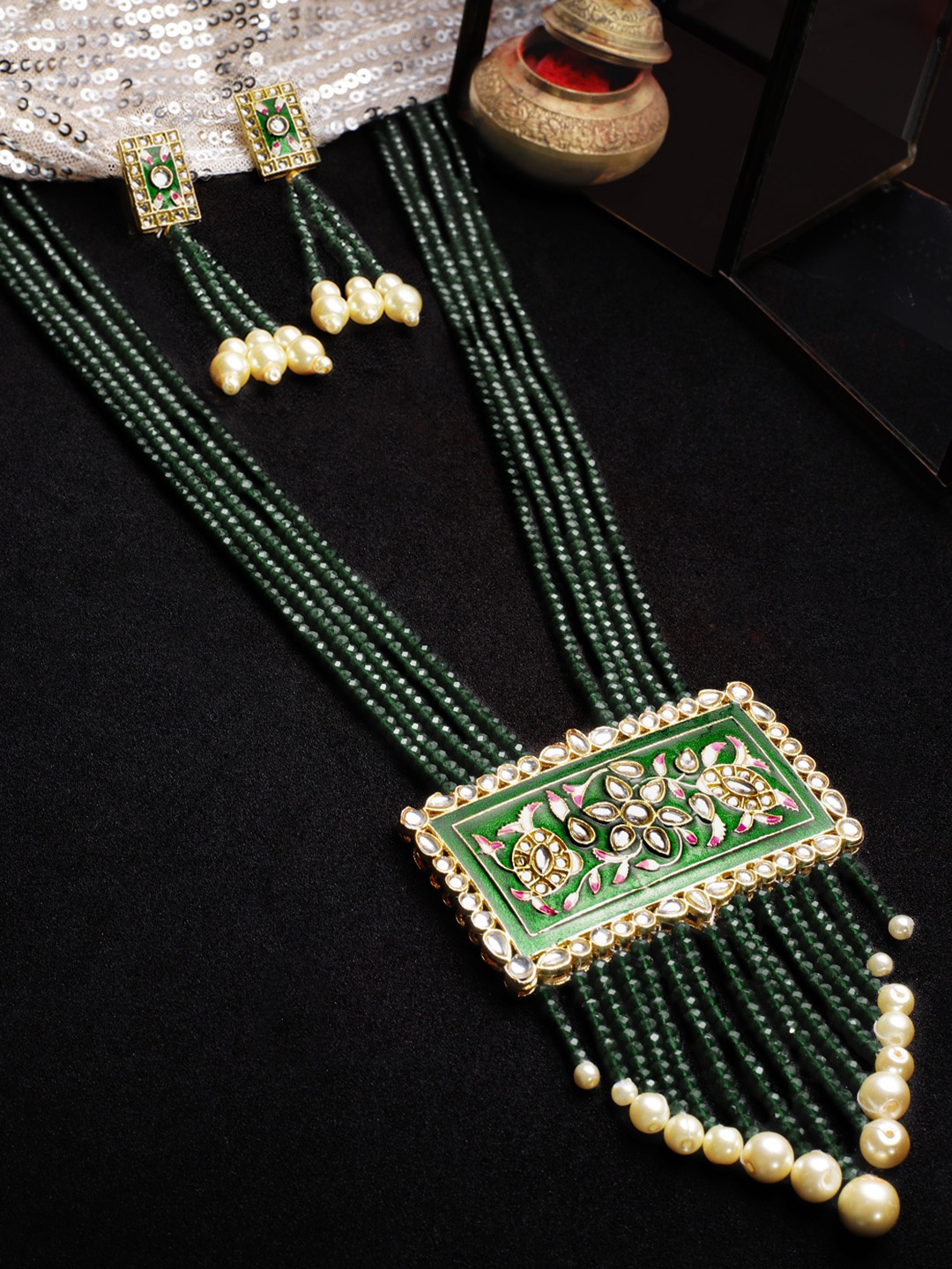 

Rubans Women Green Handcrafted Gold-Plated Jewellery Set