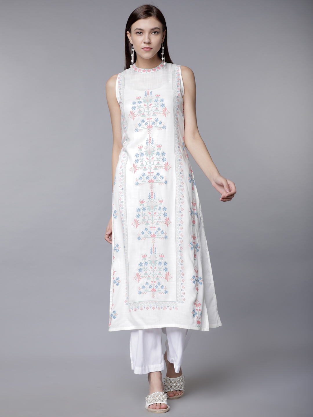 

Vishudh Women Off-White Floral Printed Straight Kurta