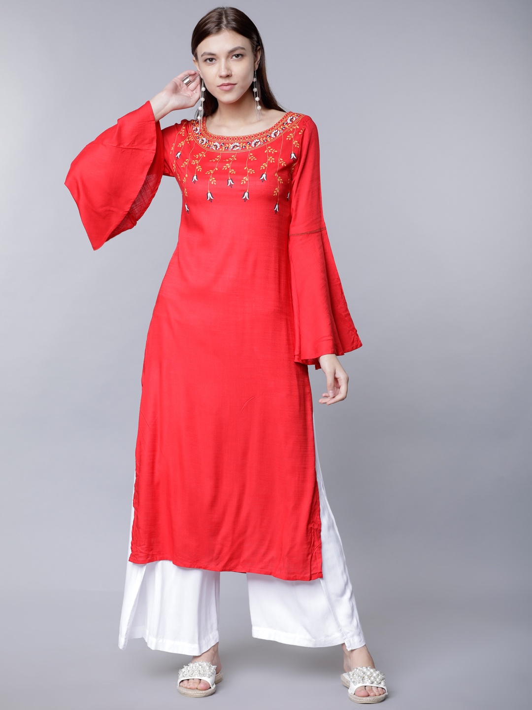 

Vishudh Women Red Solid Straight Kurta