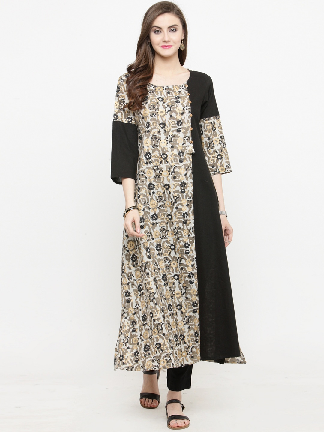 

Varanga Women Black & Off-White Printed Straight Kurta