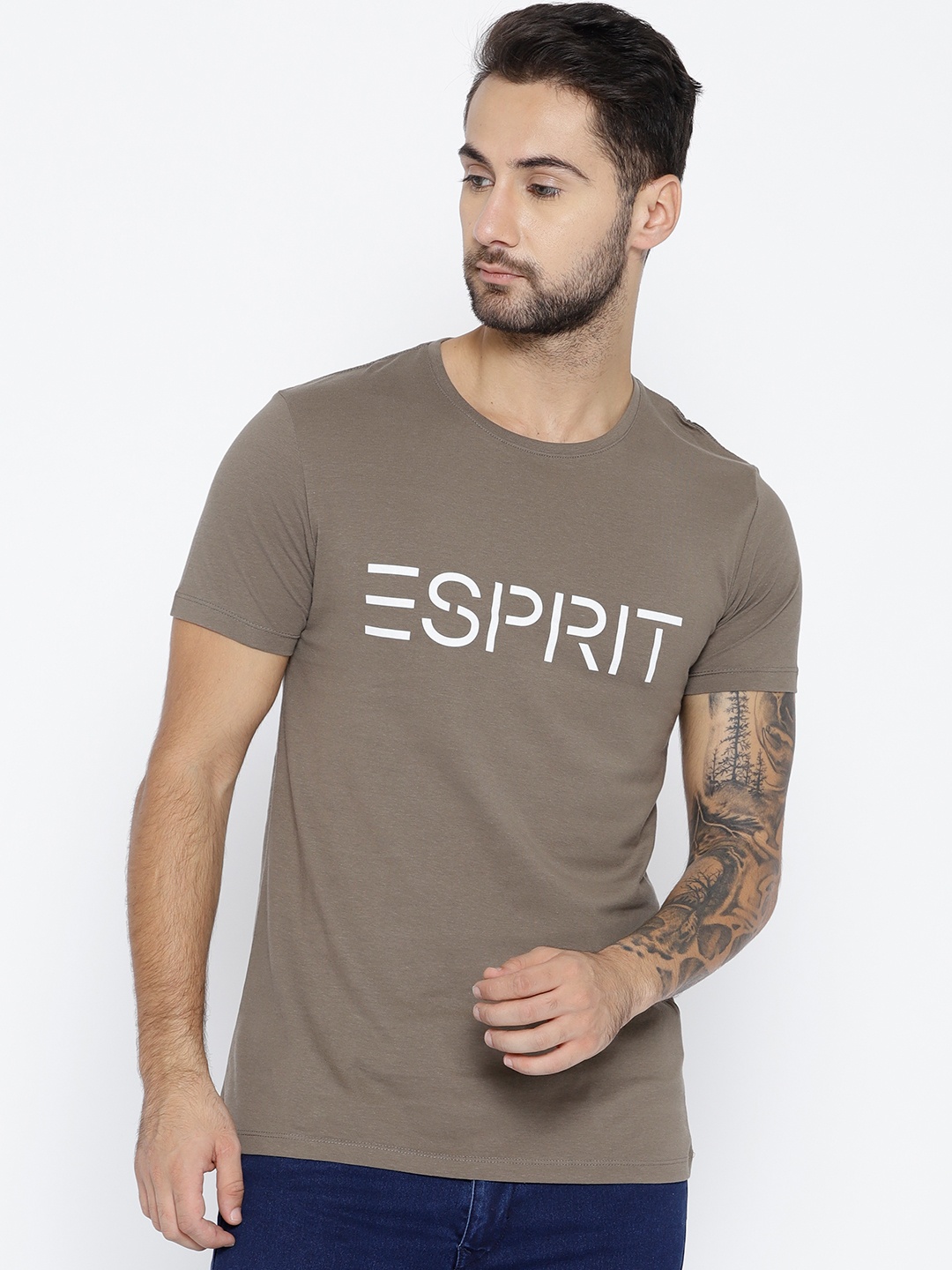 

ESPRIT Men Olive Green Solid Round Neck T-shirt with Printed Detail