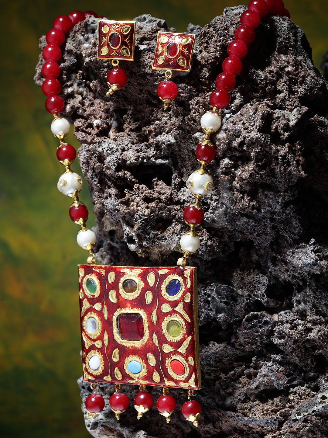 

Moedbuille Handcrafted Meenakari Design Gold-Plated Brass Jewelry Set, Red