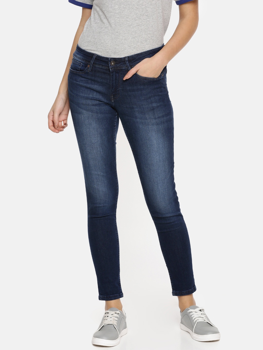 

Pepe Jeans Women Blue Slim Fit Mid-Rise Clean Look Stretchable Jeans