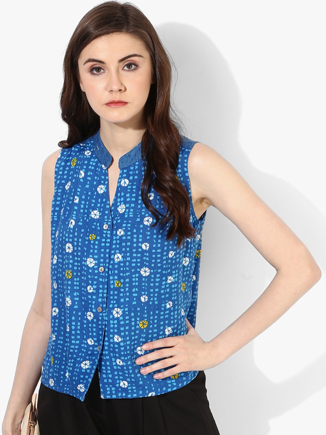 

AKKRITI BY PANTALOONS Women Blue & White Printed Casual Shirt