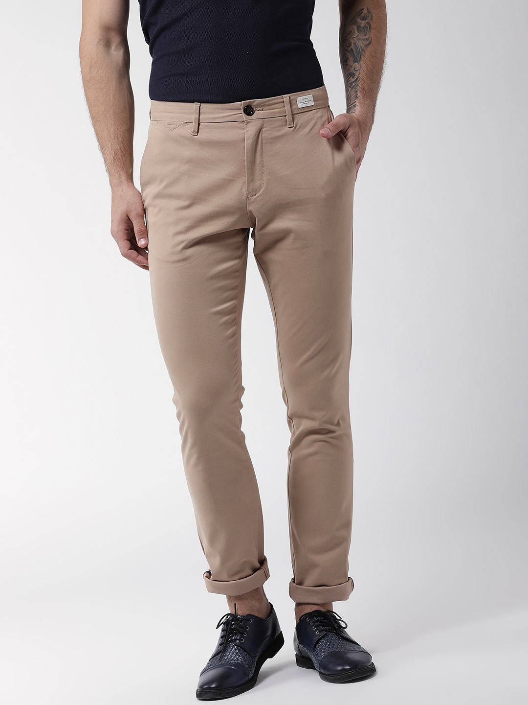 

Tommy Hilfiger Men Khaki Denton Straight Fit Solid Chinos