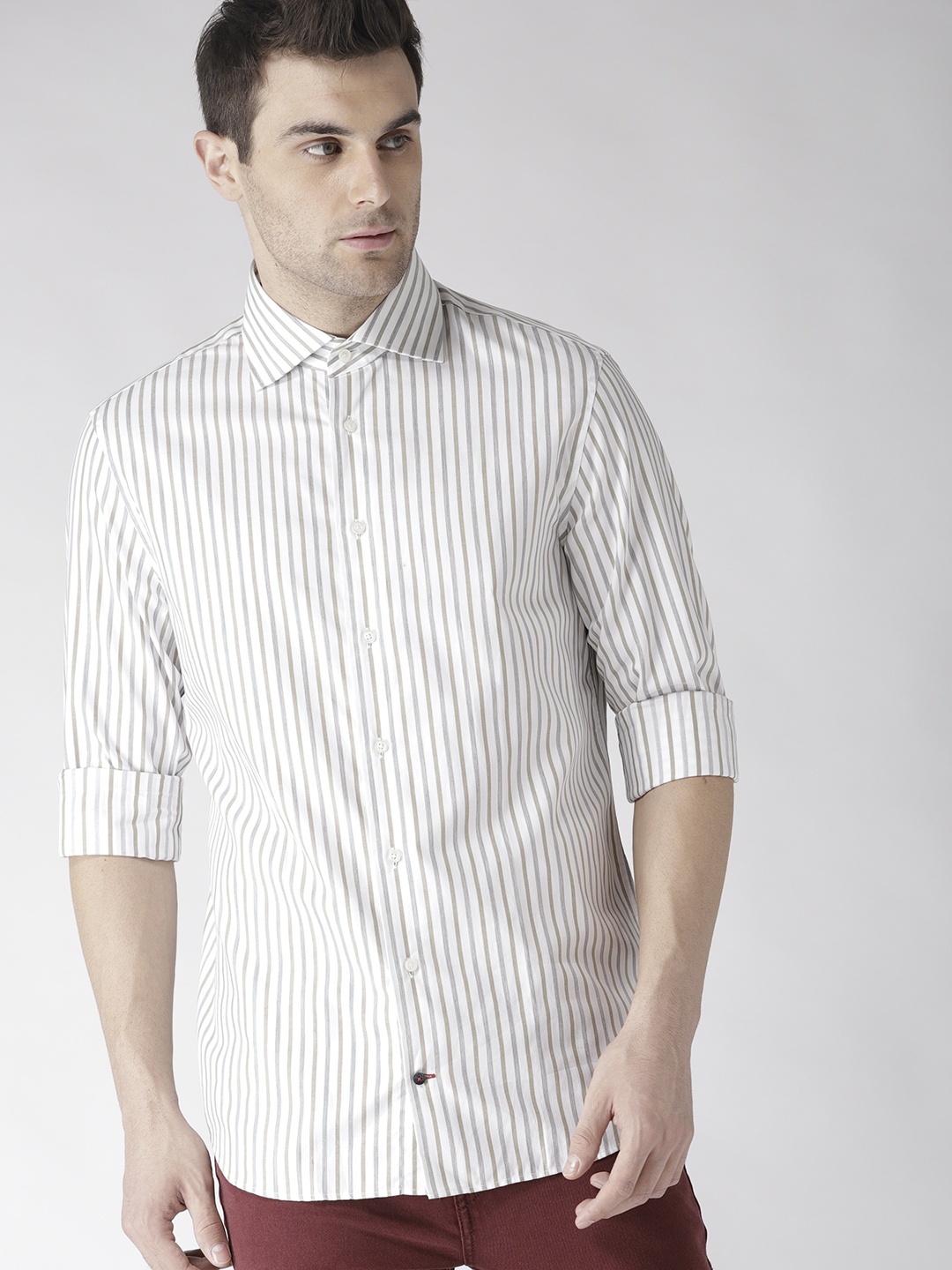 

Tommy Hilfiger Men Off-White & Olive Green Tailored Fit Striped Casual Shirt