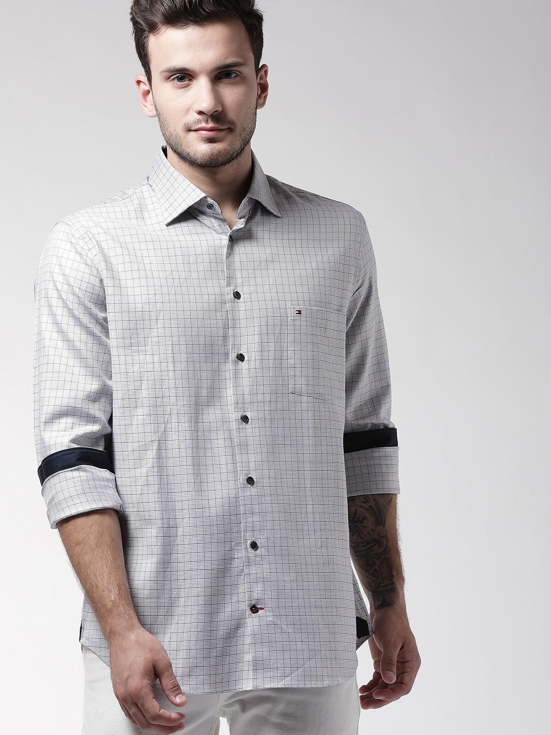 

Tommy Hilfiger Men Grey & Black Regular Fit Checked Casual Shirt