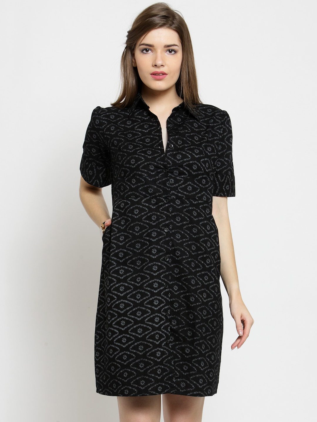

Get Glamr Women Black Printed Shirt Dress