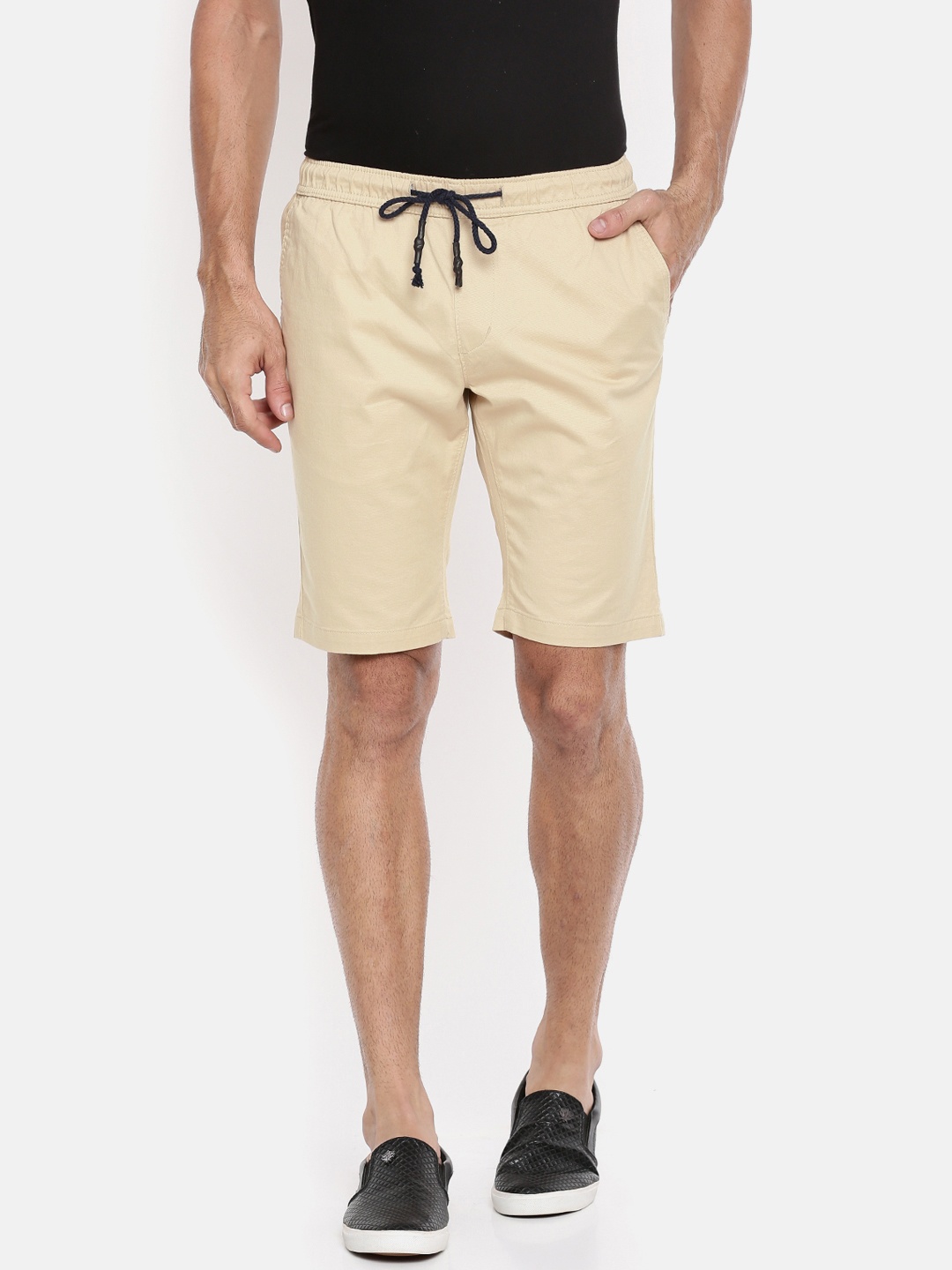 

The Indian Garage Co Men Cream-Coloured Solid Regular Fit Chino Shorts