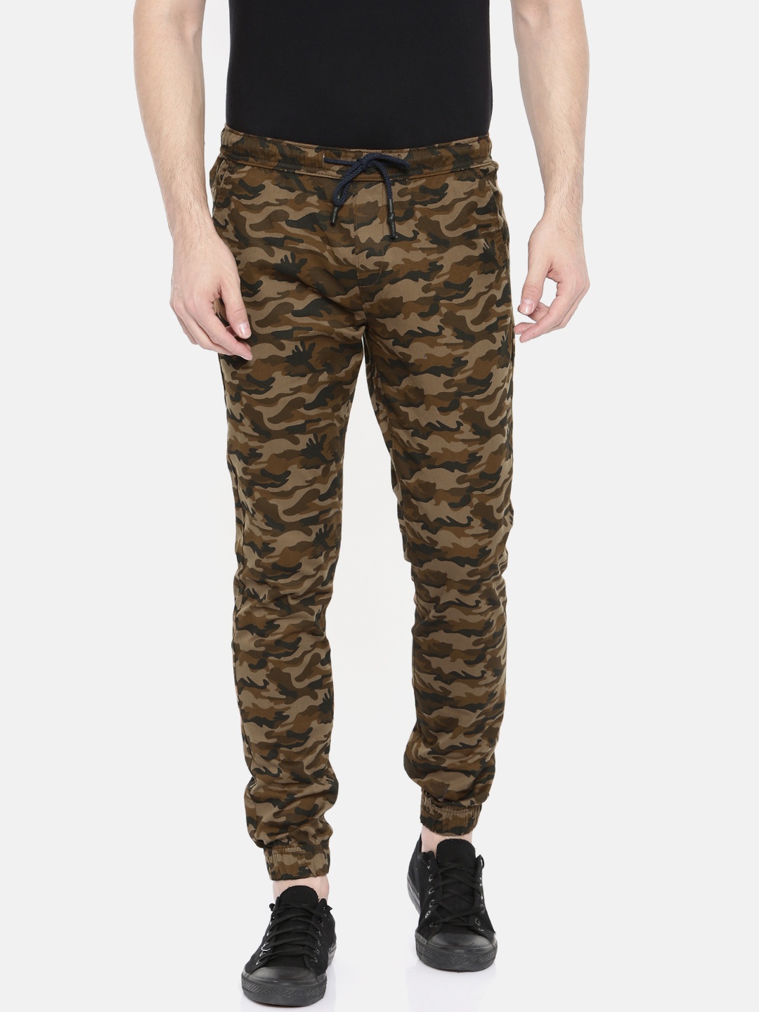

The Indian Garage Co Men Brown Slim Fit Camouflage Printed Joggers
