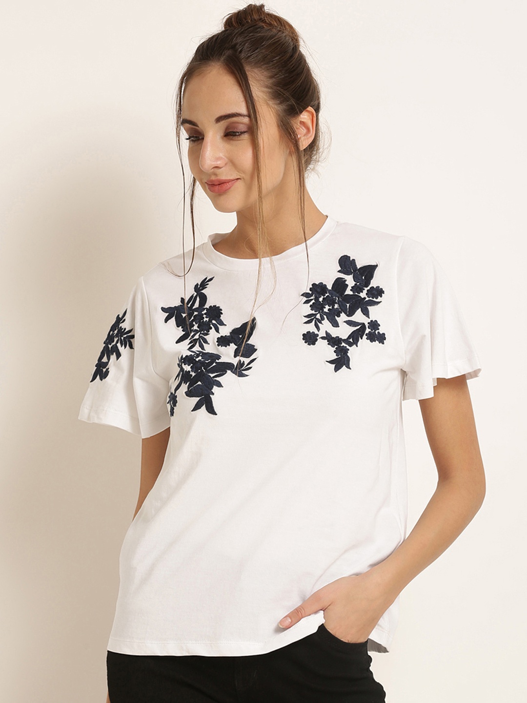 

Harpa Women White Embroidered Pure Cotton T-shirt