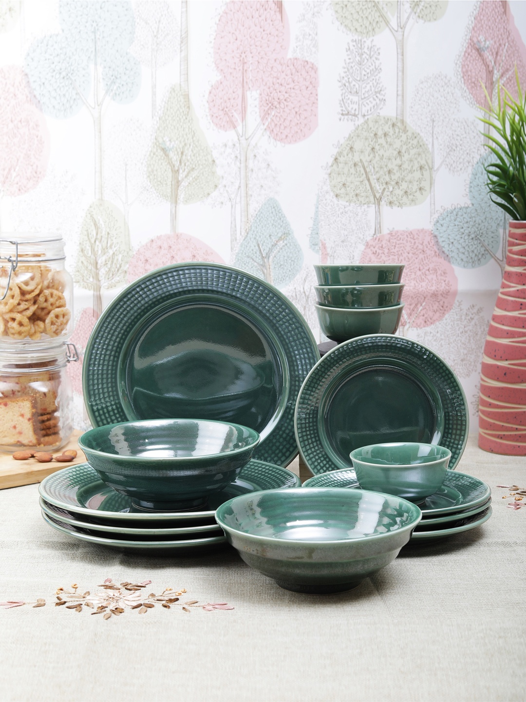 

VarEesha Set of 14 Green Printed Ceramic Dinner Plates & Bowls