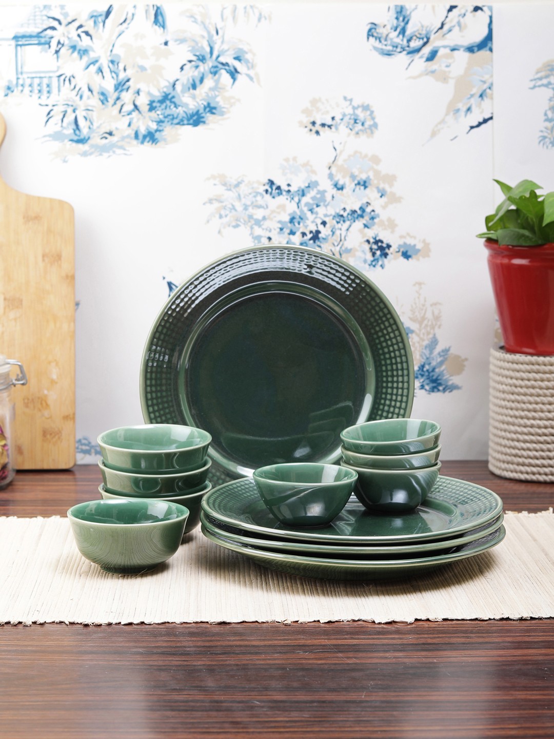 

VarEesha Set of 12 Green Solid Ceramic Dinner Plates & Bowls