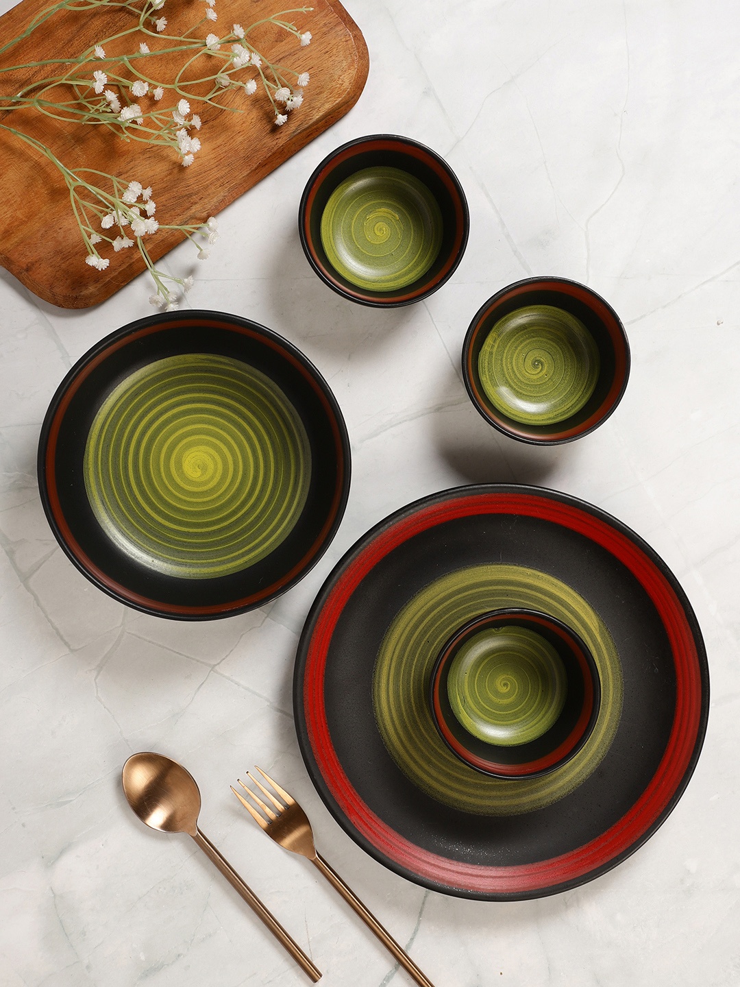 

VarEesha Set of 10 Green & Red Printed Ceramic Dinner Plates & Bowls