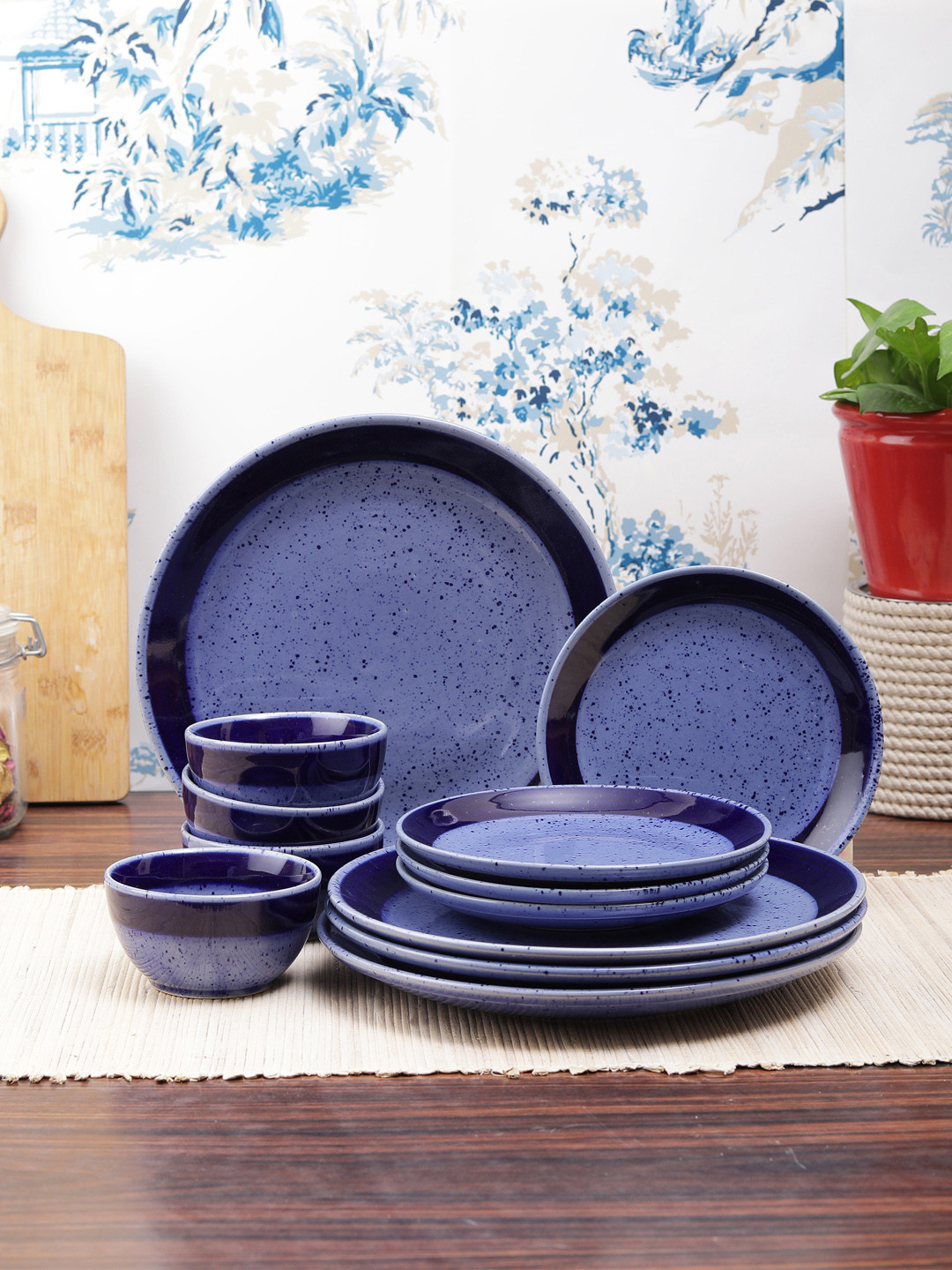 

VarEesha Set of 12 Blue Printed Ceramic Dinner Plates & Bowls