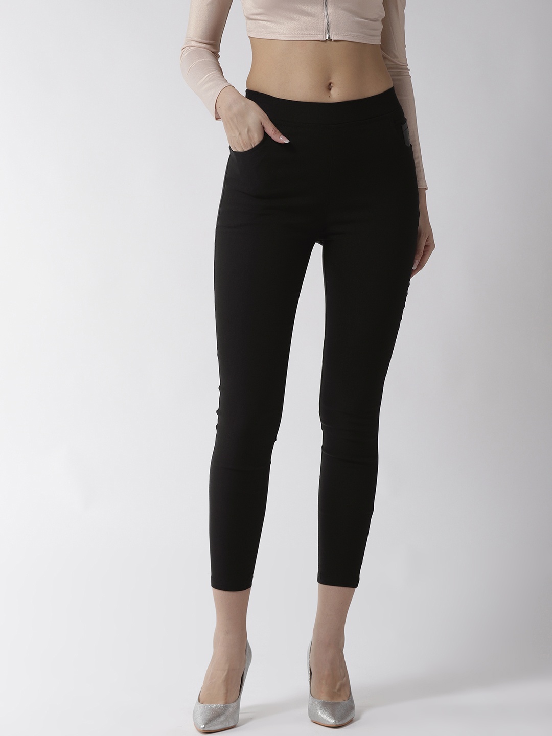 

La Zoire Women Black Solid Slim Fit Cropped Treggings