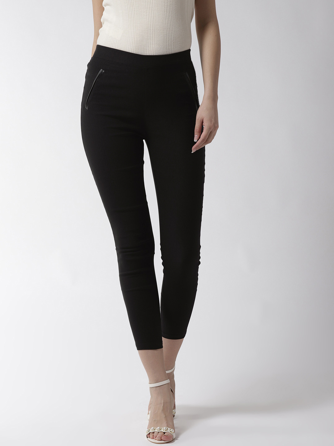 

La Zoire Women Black Solid Slim Fit Cropped Treggings