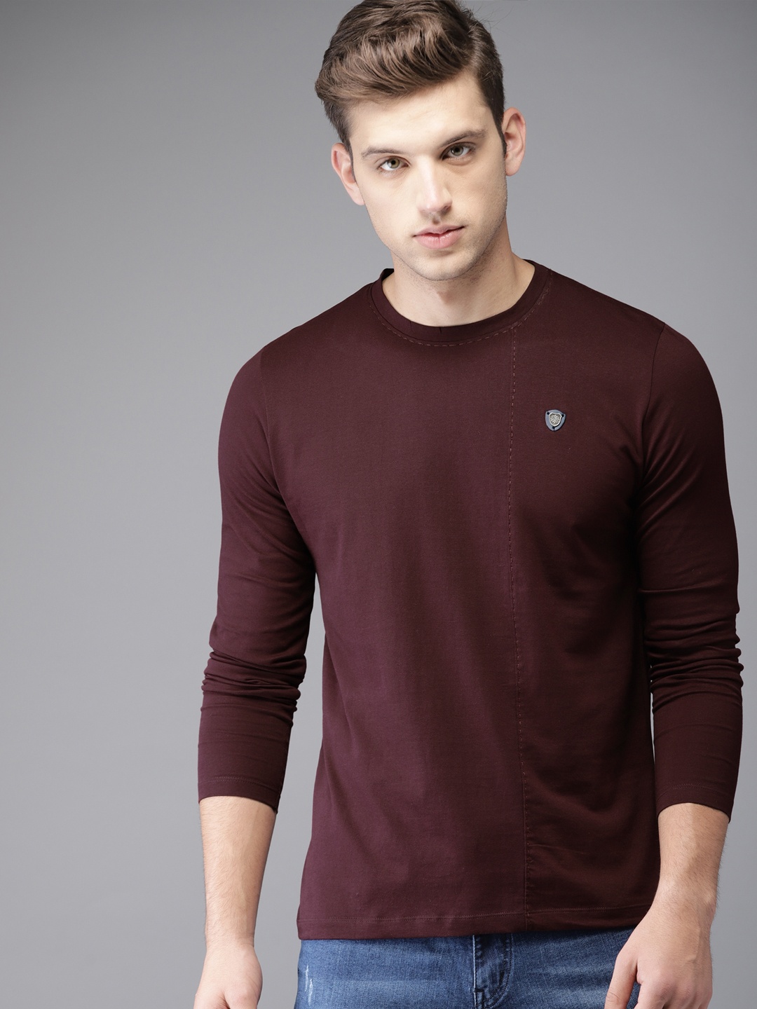 

ELABORADO Men Burgundy Solid Round Neck T-shirt
