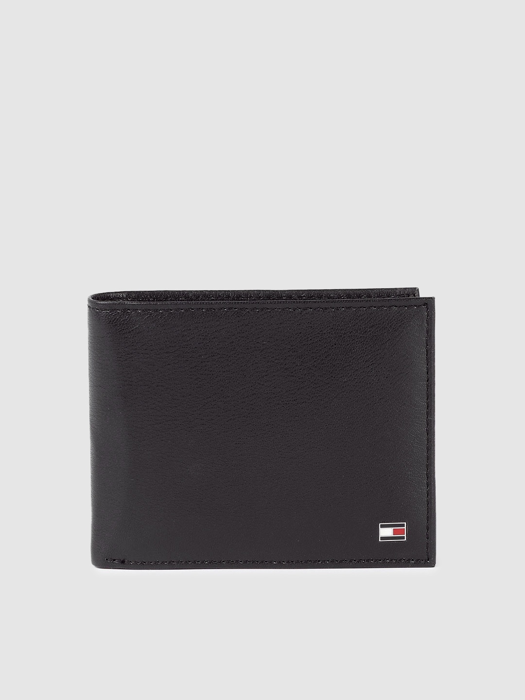 

Tommy Hilfiger Men Black Leather Two Fold Wallet