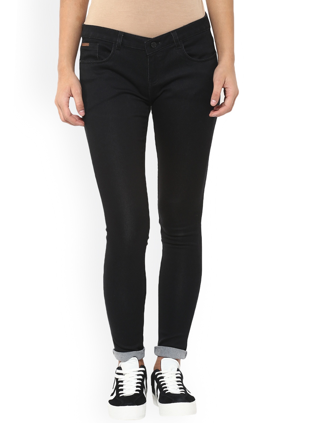 

Crimsoune Club Women Black Skinny Fit Mid-Rise Clean Look Jeans