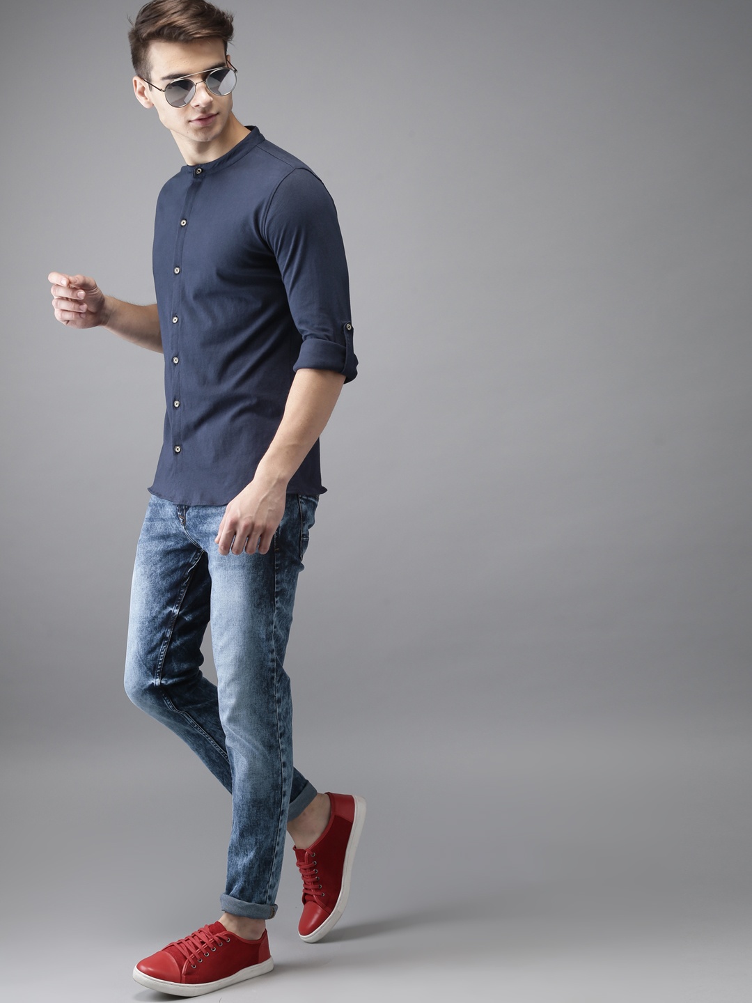 

ELABORADO Men Navy Blue Solid Casual Shirt