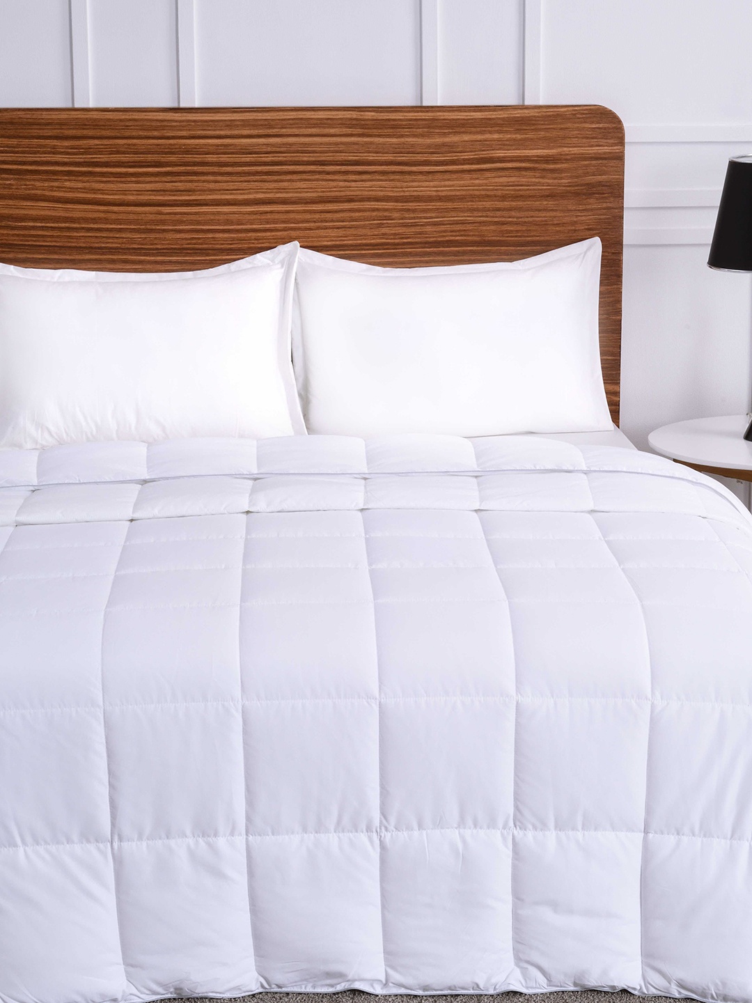 

Ddecor White Quilted Double Bed Duvet Cover