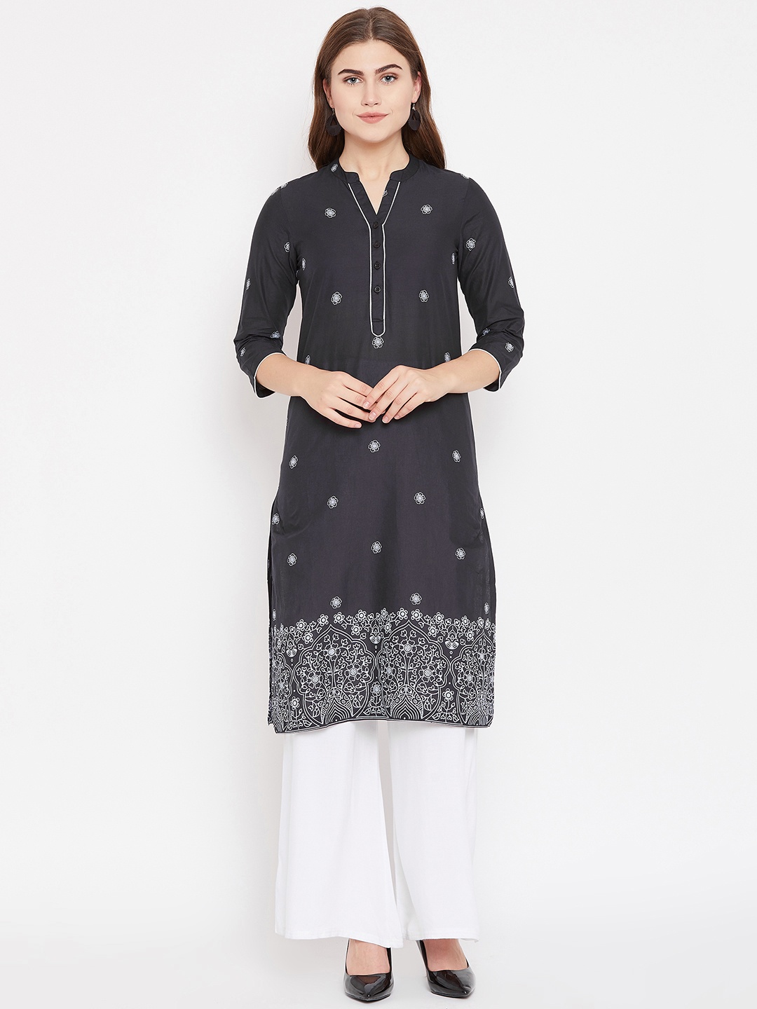 

Rangriti Women Black Printed Straight Kurta