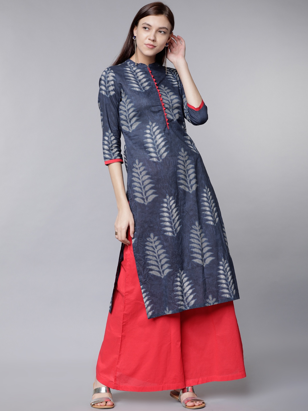 

Vishudh Women Navy Blue & Red Printed Kurta with Palazzos